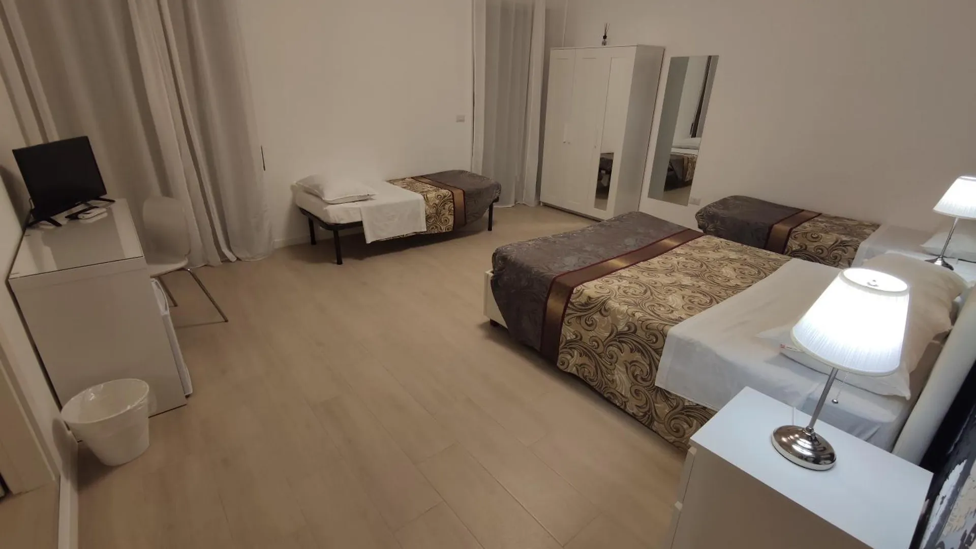 Guest house Sami Rooms Due - Teatro A 400 Mt - Ortigia A 1500 Mt - Syracuse