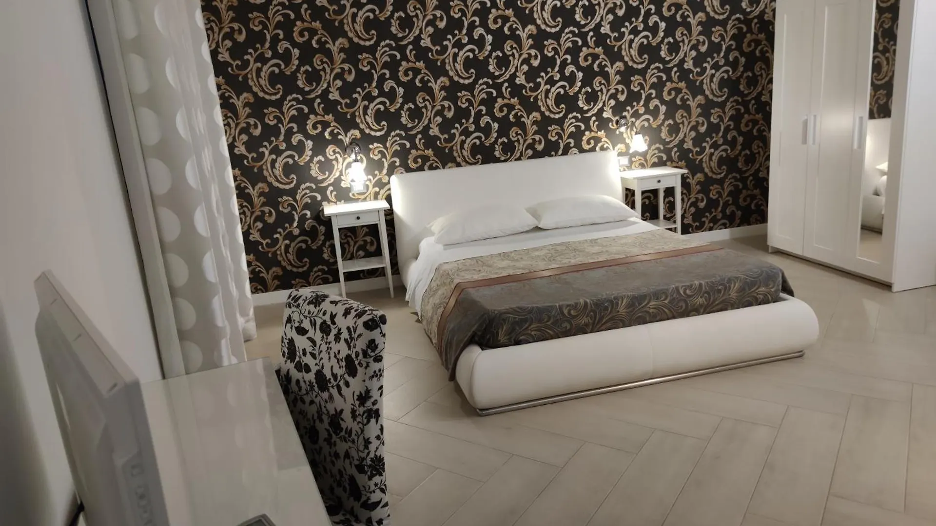 Sami Rooms Due - Teatro A 400 Mt - Ortigia A 1500 Mt - Syracuse 0*,  Italy