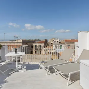 Ortygia Con Terrazza Sul Mare E Jacuzzi Guest house