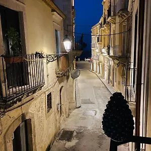 Casa 68 Ortigia Guest house