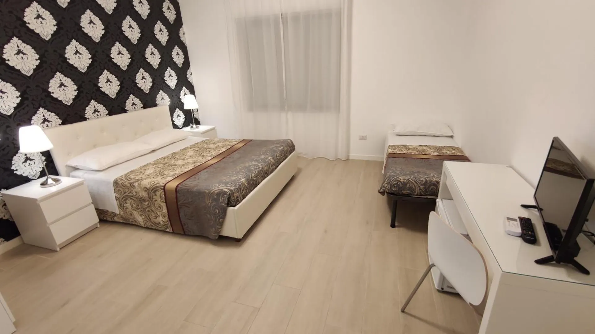 Sami Rooms Due - Teatro A 400 Mt - Ortigia A 1500 Mt - سيراكوزا بيت ضيافة